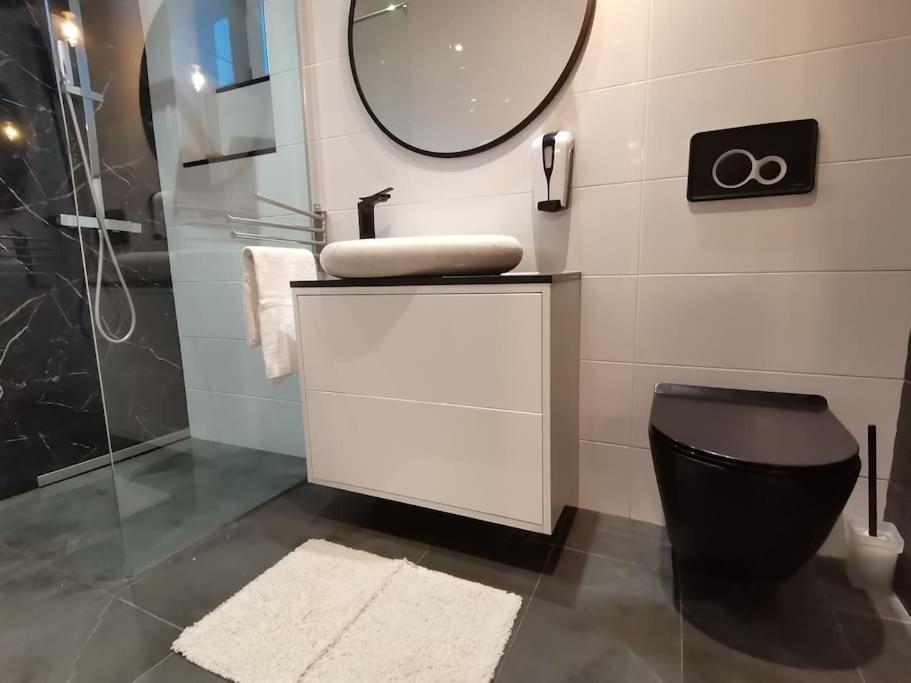 Apartamenty Motyl Битом Екстериор снимка
